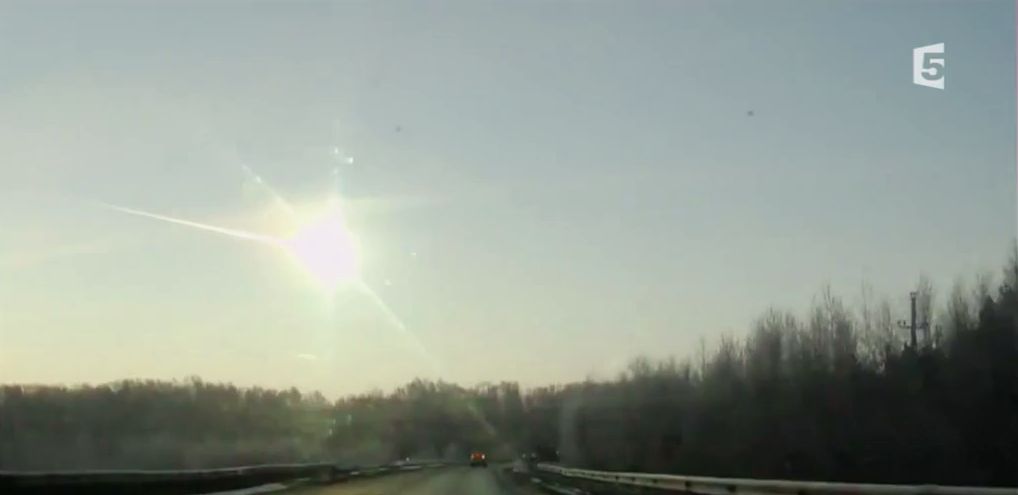 Pluie de météorites sur l'Oural (vidéo)Pluie de météorites sur l'Oural ... - 